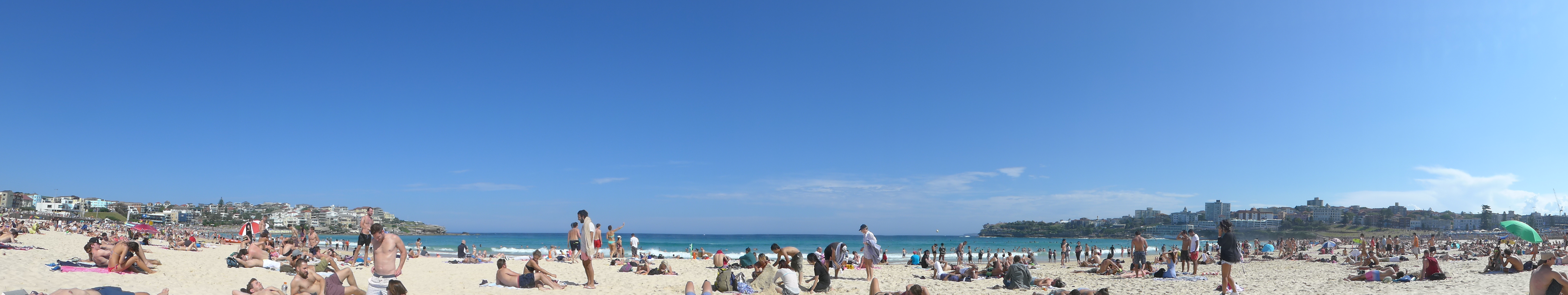 Oder einfach mal am Strand liegen - zusammen mit Millionen anderen am Bondi Beach