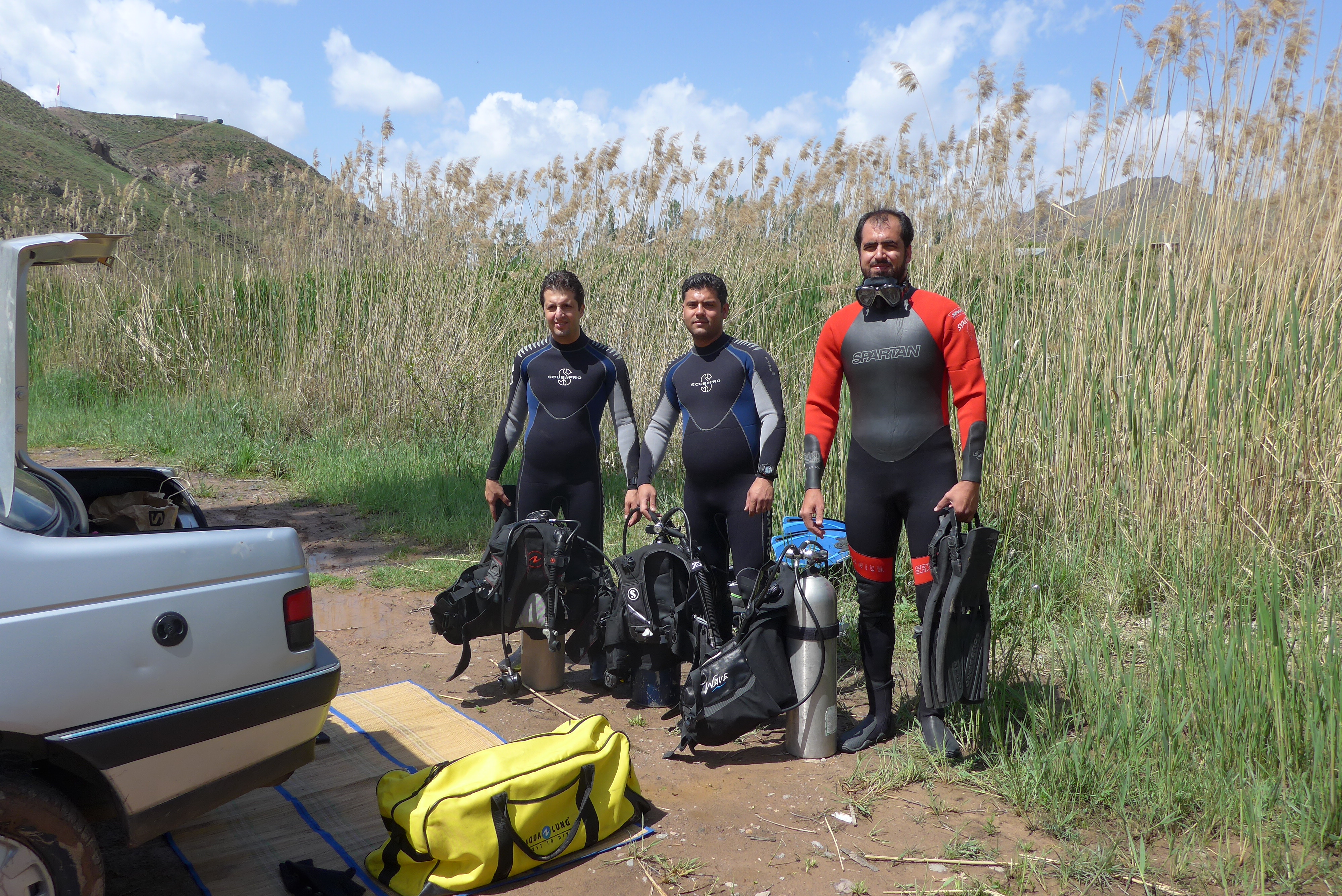 ... for example when you meet three divers in the middle of the mountains! :O